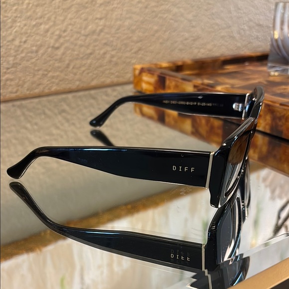 Diff Indy Black Sunglasses - Picture 3 of 4